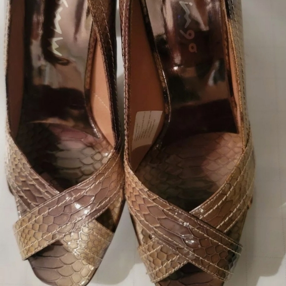 Pre-owned Mingo Snake Pattern Heels Sz 37 (7-7.5). - Picture 1 of 4